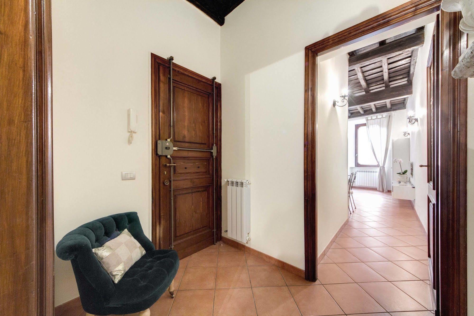 Elegant Apartment Behind The Colosseum Rome Luaran gambar